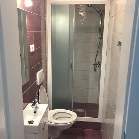 Apartment Geraeumige Mit Schoenem Garten Vir
